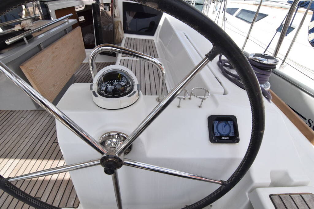 Sailing yacht Oceanis 41 Bolero