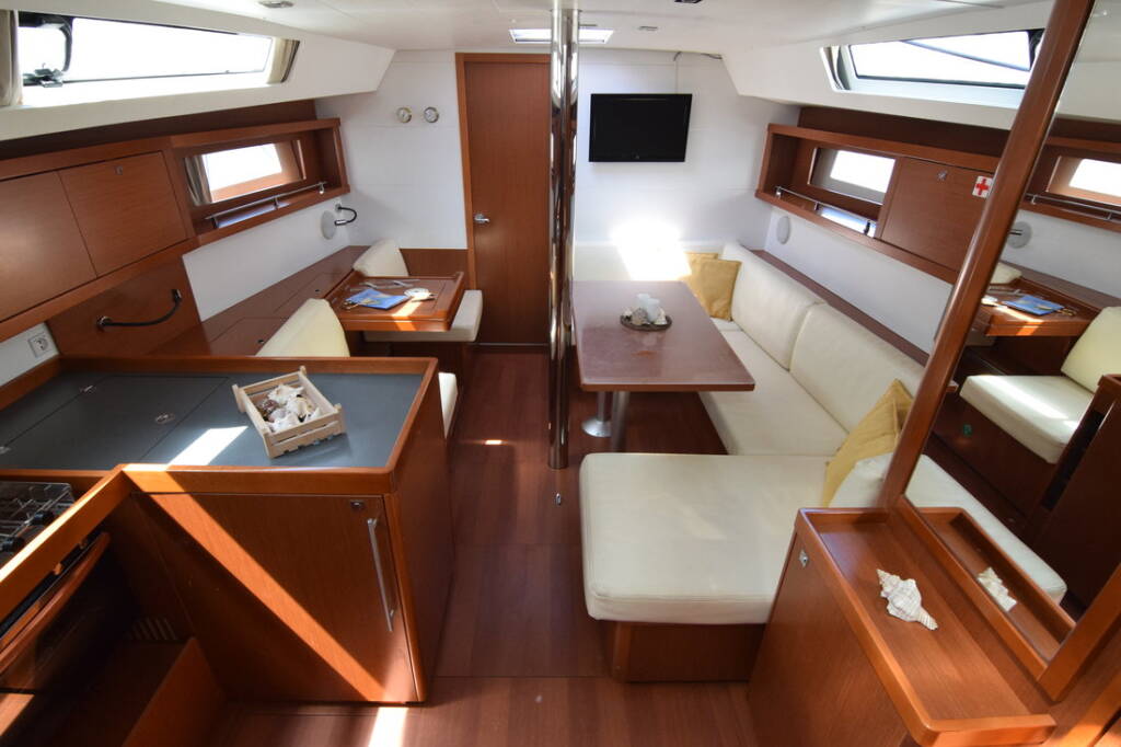 Sailing yacht Oceanis 41 Bolero
