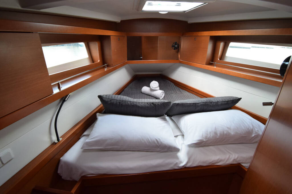 Sailing yacht Oceanis 41 Bolero