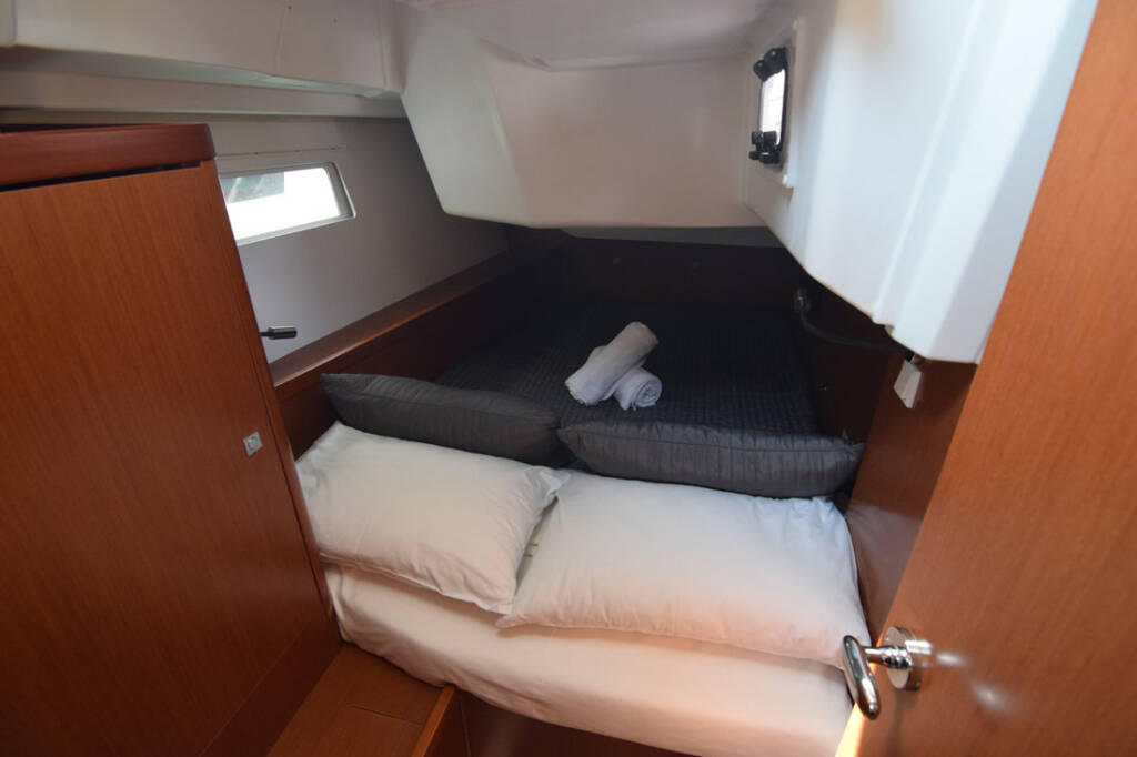 Sailing yacht Oceanis 41 Bolero