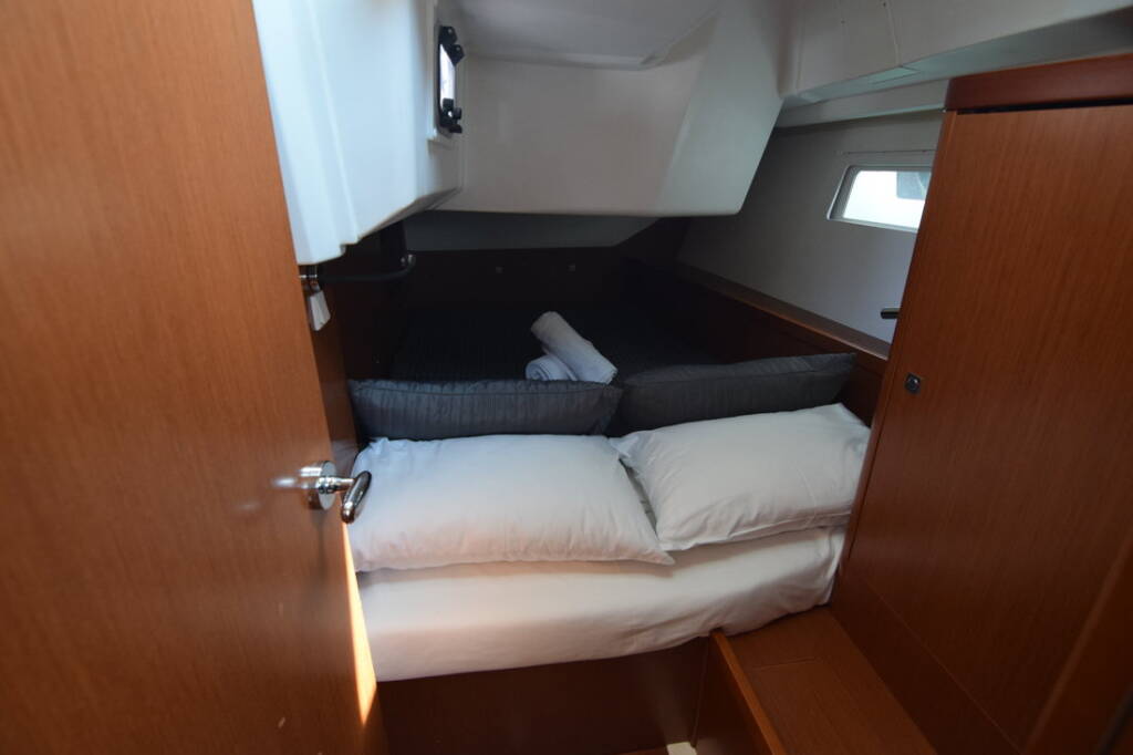 Sailing yacht Oceanis 41 Bolero