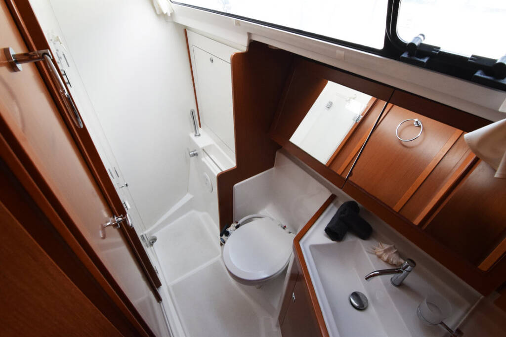 Sailing yacht Oceanis 41 Bolero