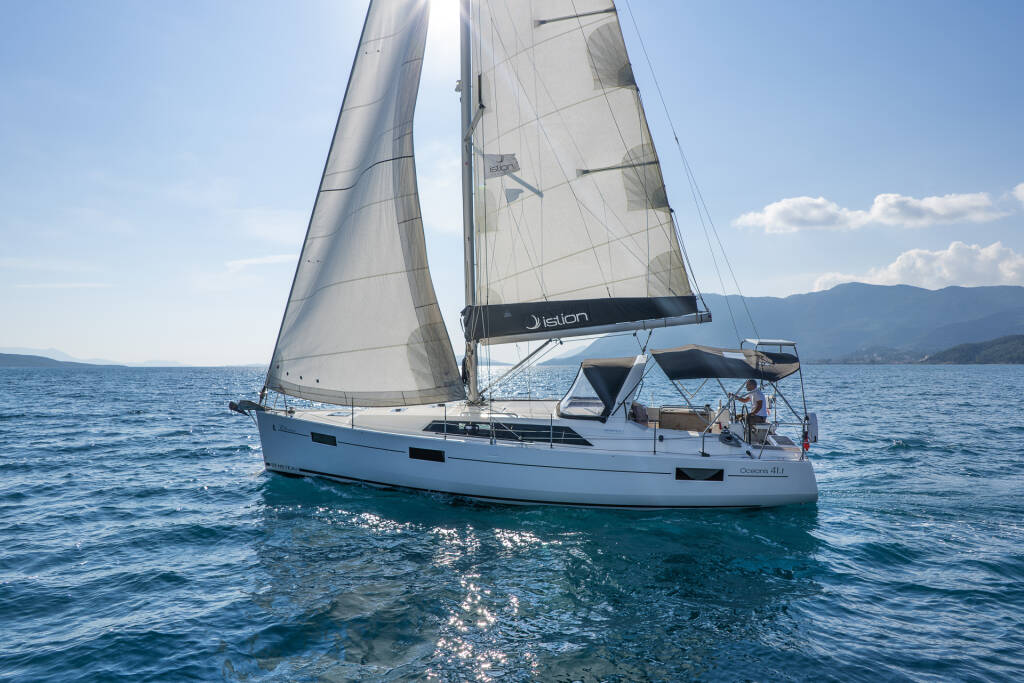 Sailing yacht Oceanis 41.1 Elena