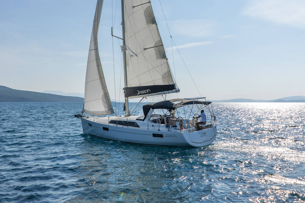 Sailing yacht Oceanis 41.1 Elena