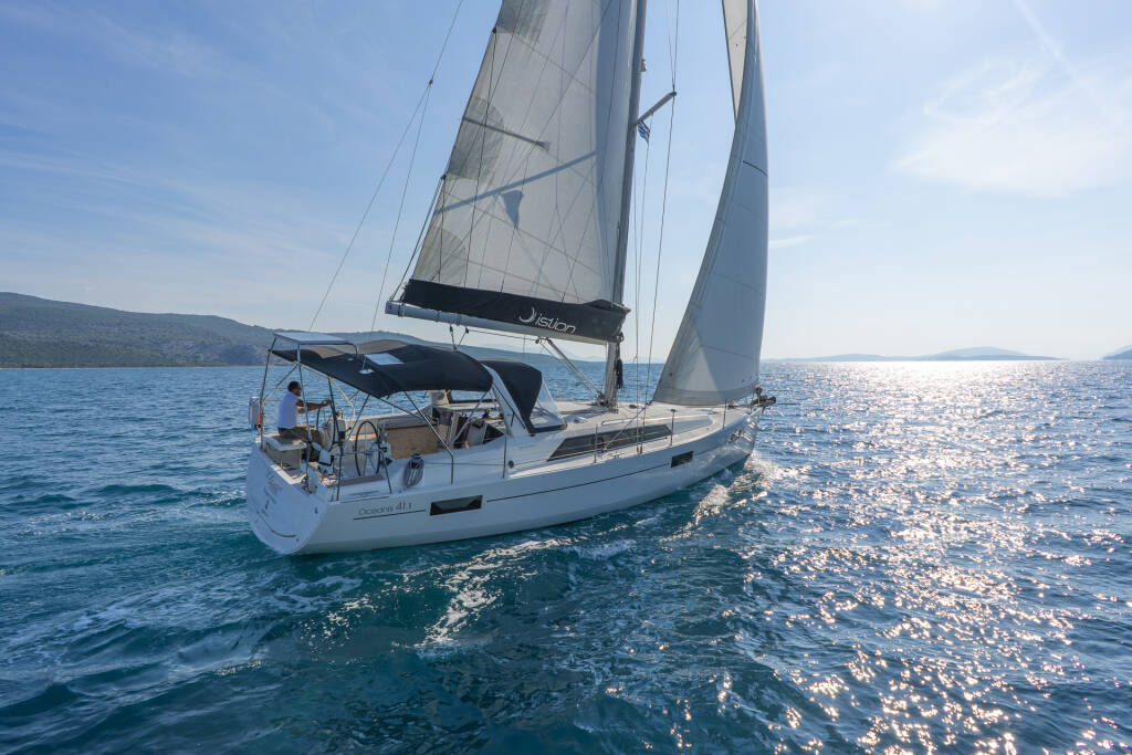 Sailing yacht Oceanis 41.1 Elena