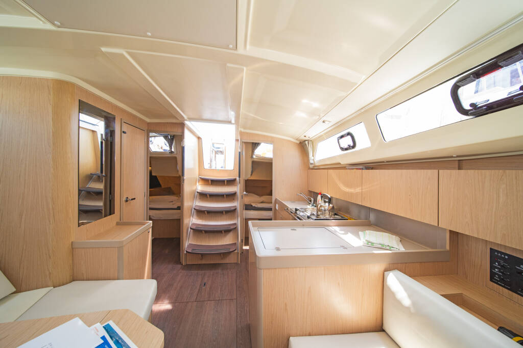 Sailing yacht Oceanis 41.1 Elena
