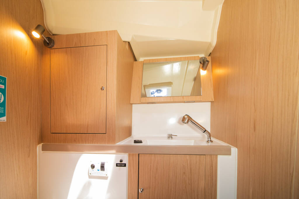 Sailing yacht Oceanis 41.1 Elena