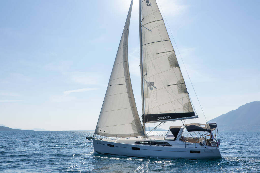 Sailing yacht Oceanis 41.1 Lux