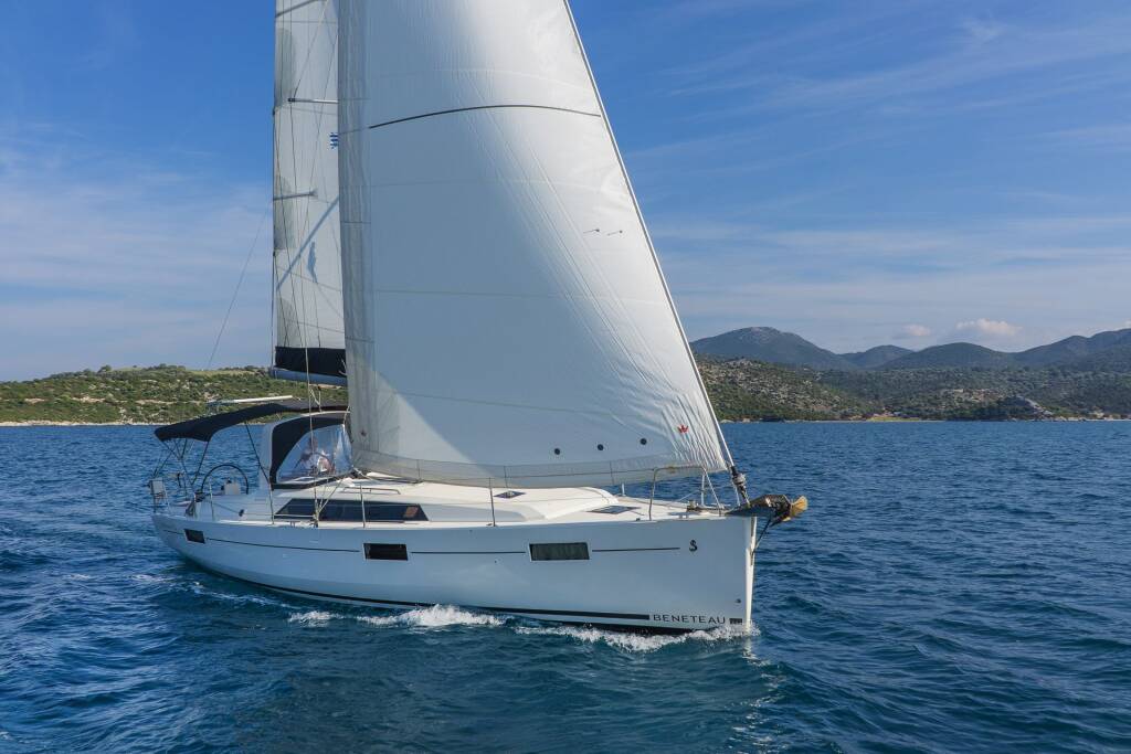 Sailing yacht Oceanis 41.1 Lux
