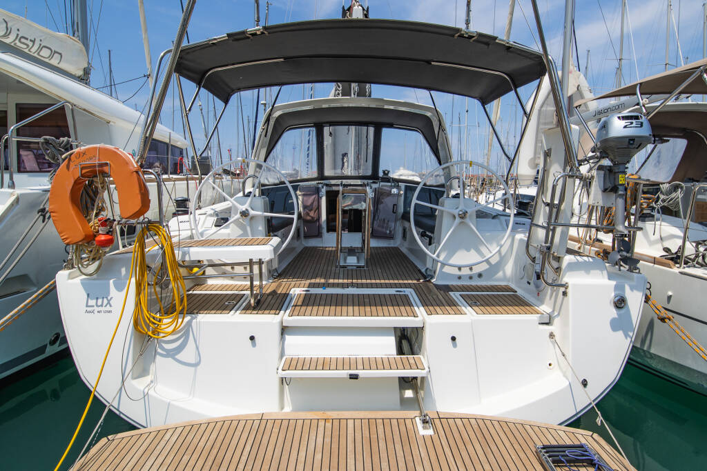 Sailing yacht Oceanis 41.1 Lux