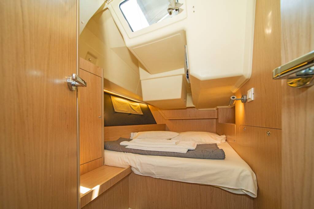 Sailing yacht Oceanis 41.1 Lux