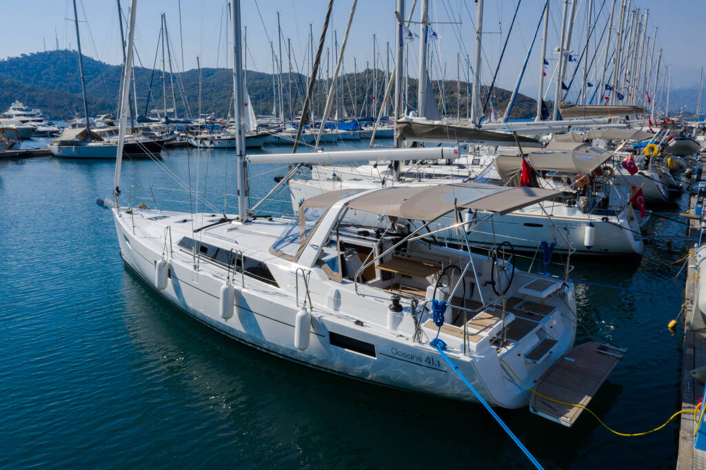 Sailing yacht Oceanis 41.1 Sail Orion