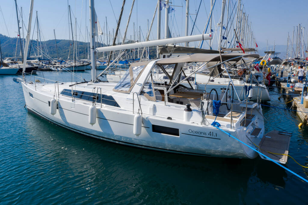 Sailing yacht Oceanis 41.1 Sail Polaris