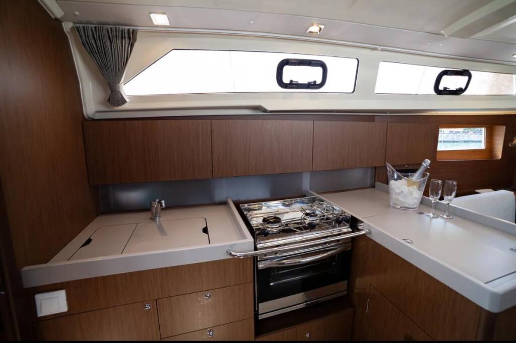 Sailing yacht Oceanis 41.1 Sail Polaris
