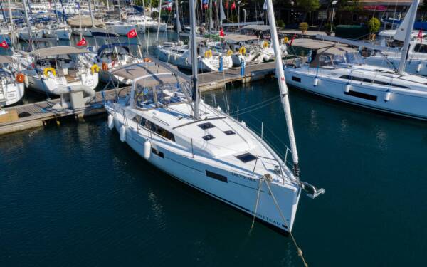 Oceanis 41.1 Sail Polaris Fethiye, Ece Saray Marina Resort