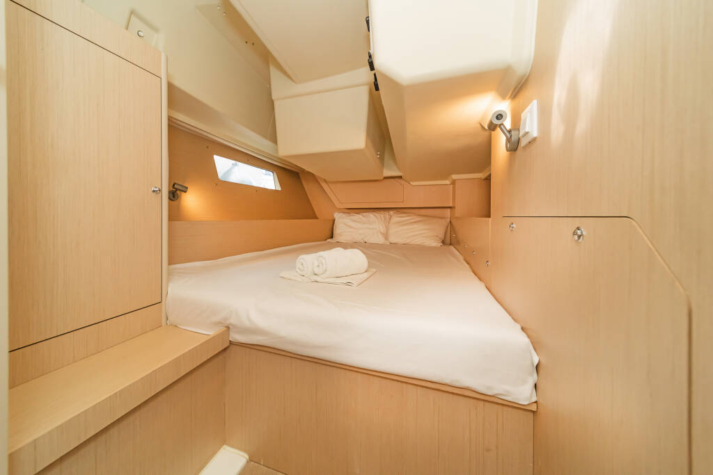 Sailing yacht Oceanis 41.1 SILVER EINTZEL