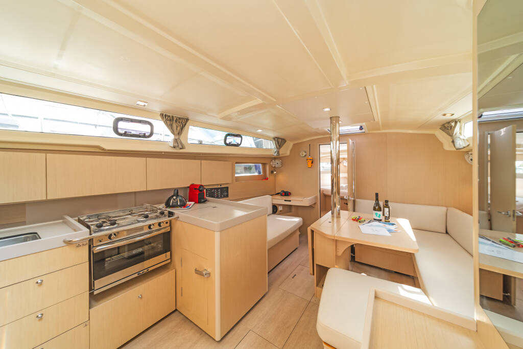 Sailing yacht Oceanis 41.1 SILVER EINTZEL