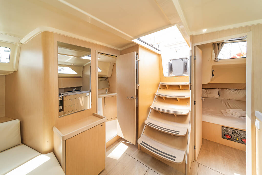Sailing yacht Oceanis 41.1 SILVER EINTZEL