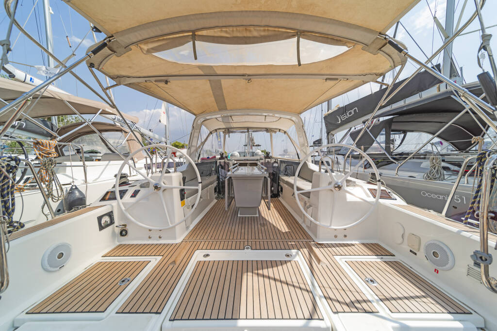 Sailing yacht Oceanis 41.1 SILVER EINTZEL