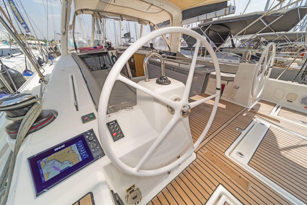 Sailing yacht Oceanis 41.1 SILVER EINTZEL