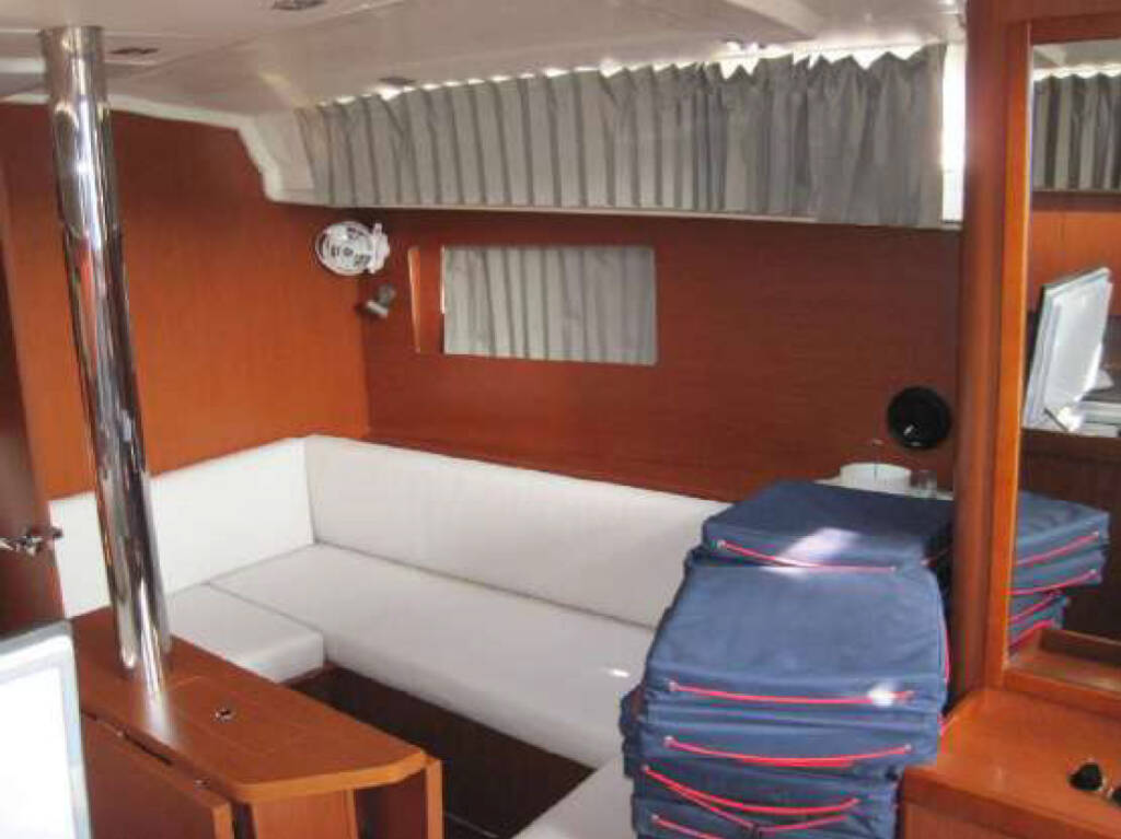 Sailing yacht Oceanis 41.1 ECONOMY
