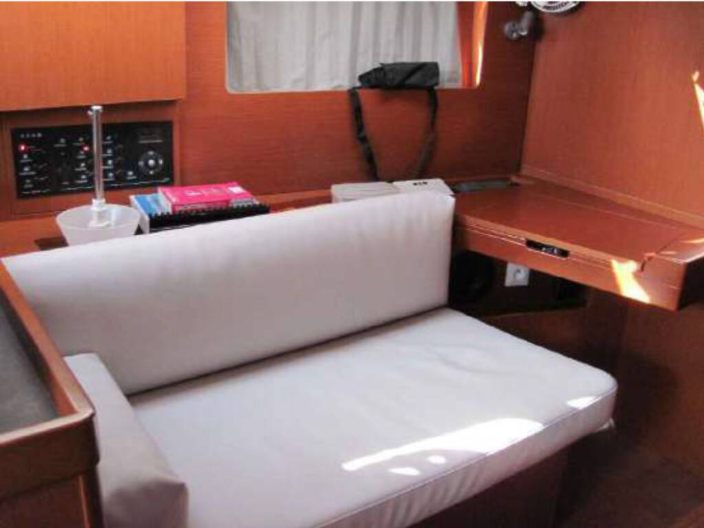 Sailing yacht Oceanis 41.1 ECONOMY