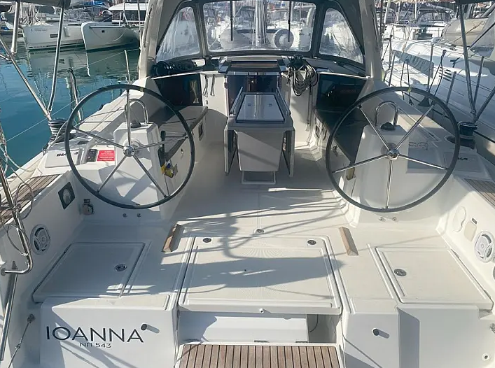 Sailing yacht Oceanis 41.1 