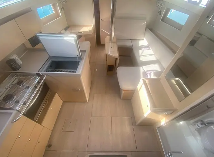 Sailing yacht Oceanis 41.1 