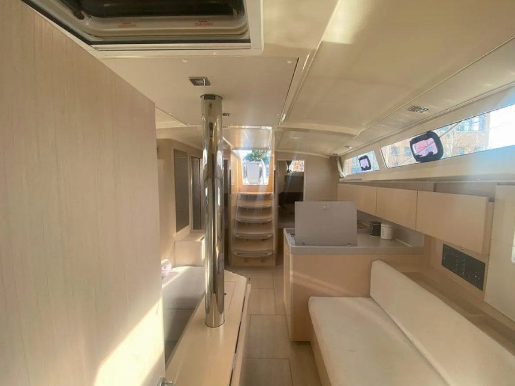 Sailing yacht Oceanis 41.1 