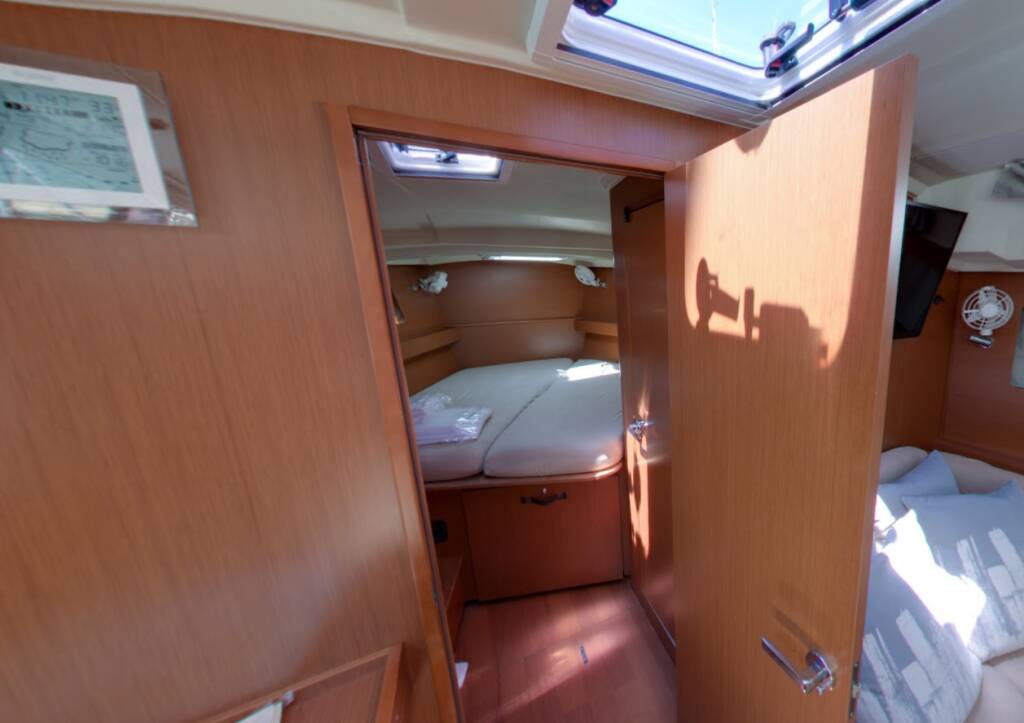 Sailing yacht Oceanis 41.1 Pia