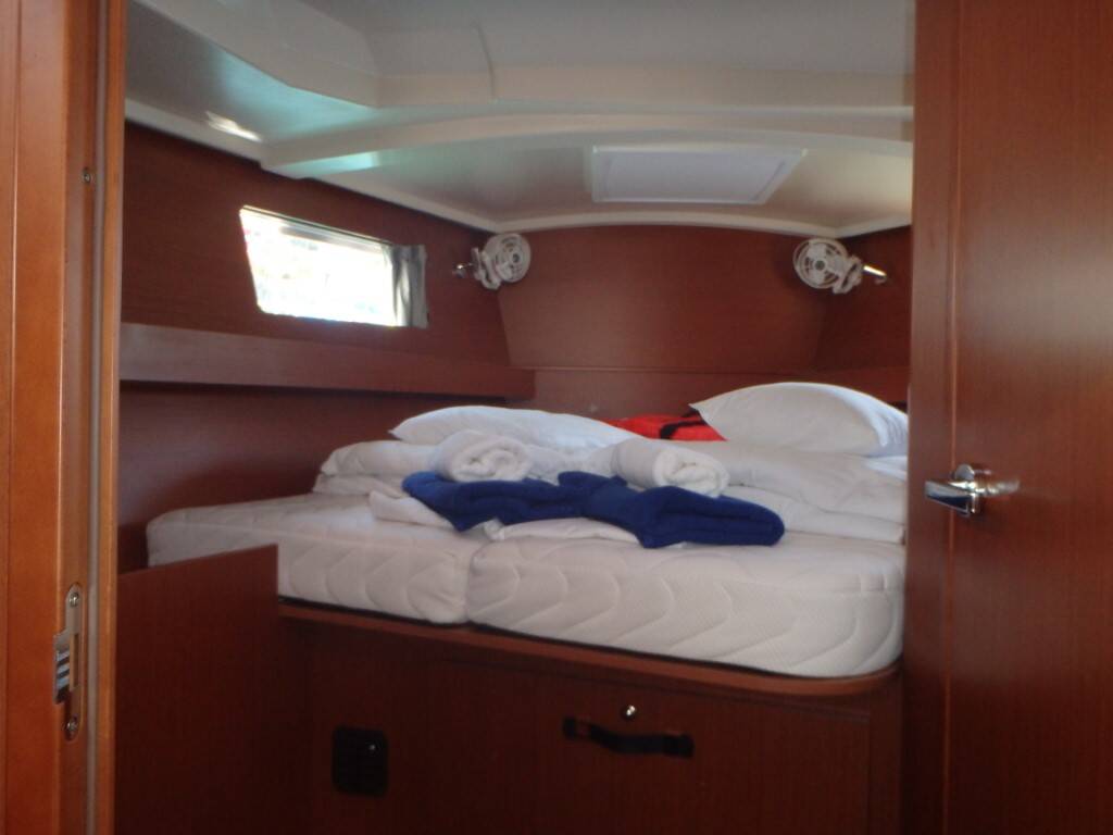 Sailing yacht Oceanis 41.1 Pia