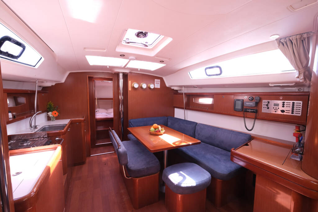 Sailing yacht Oceanis 43 Family Sophia-Maria