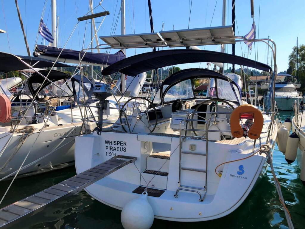 Sailing yacht Oceanis 43 Whisper
