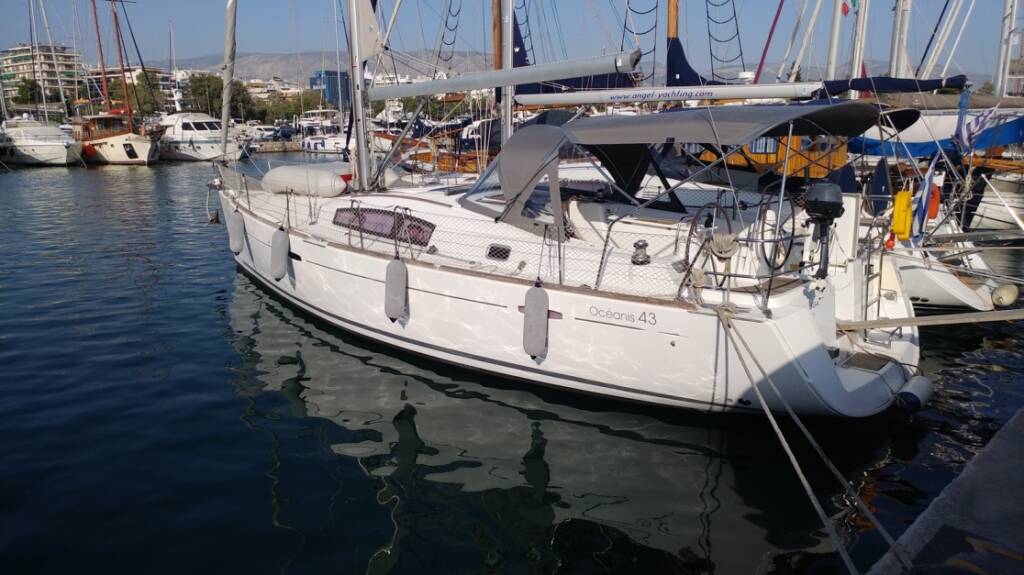Sailing yacht Oceanis 43 Beluga
