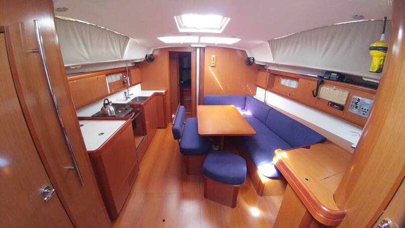Sailing yacht Oceanis 43 Beluga