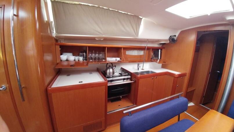 Sailing yacht Oceanis 43 Beluga