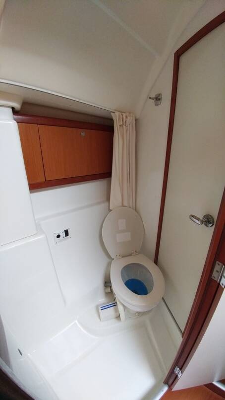 Sailing yacht Oceanis 43 Beluga