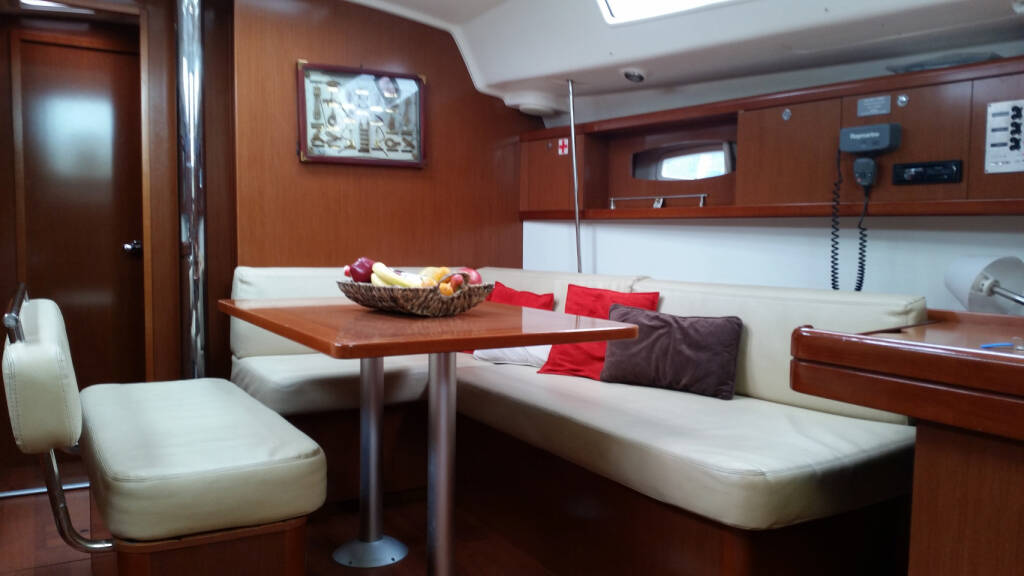 Sailing yacht Oceanis 43 Carmen