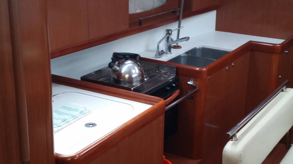 Sailing yacht Oceanis 43 Carmen