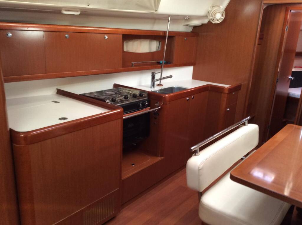 Sailing yacht Oceanis 43 Seacret