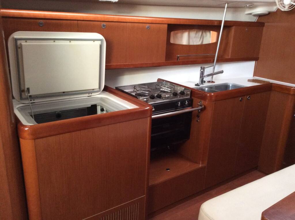 Sailing yacht Oceanis 43 Fantasea