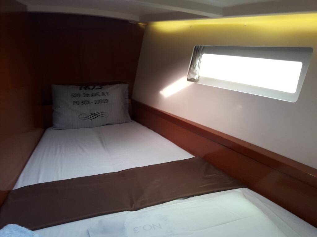 Sailing yacht Oceanis 45 Zeppelin