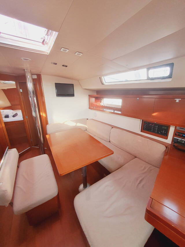 Sailing yacht Oceanis 45 Mediterraneo