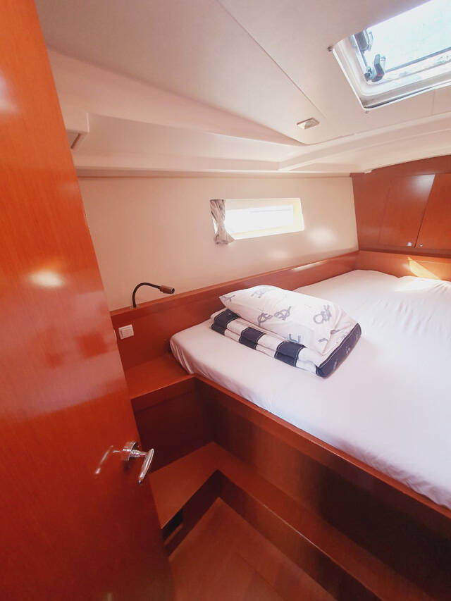 Sailing yacht Oceanis 45 Mediterraneo