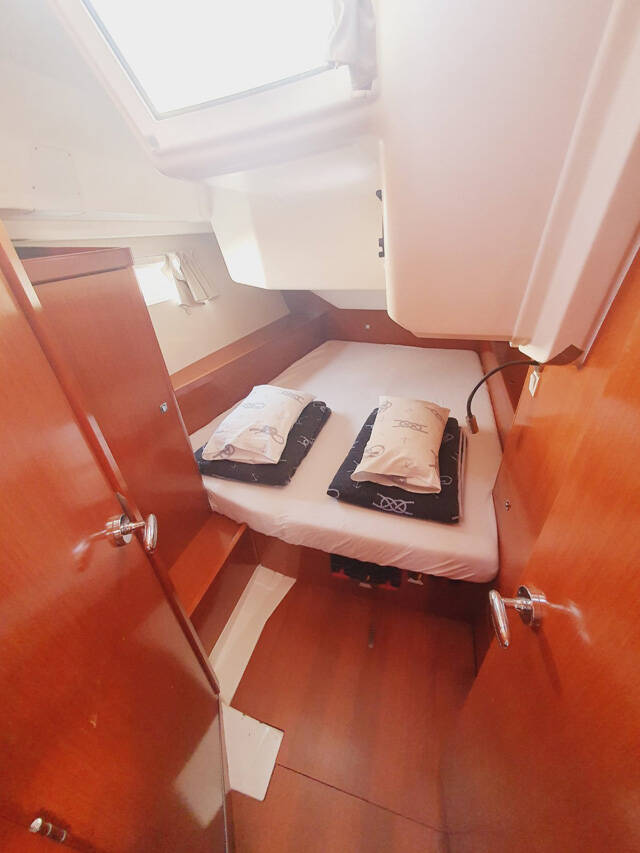 Sailing yacht Oceanis 45 Mediterraneo