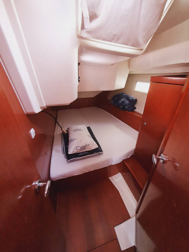 Sailing yacht Oceanis 45 Mediterraneo