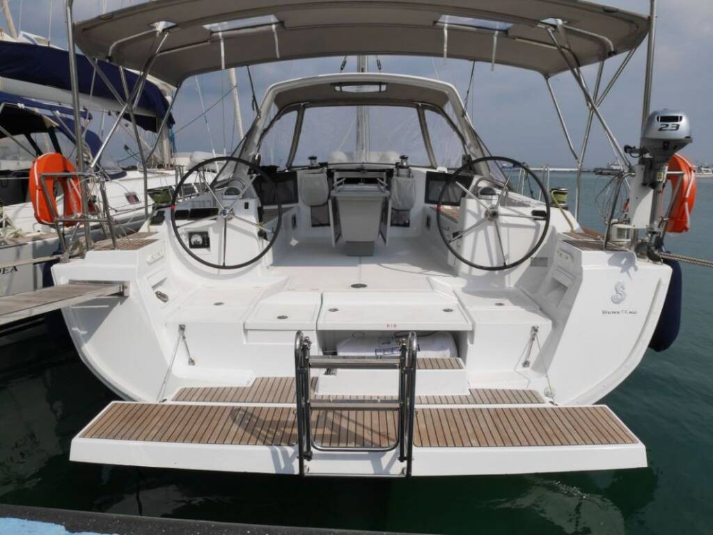 Sailing yacht Oceanis 45 Allegria
