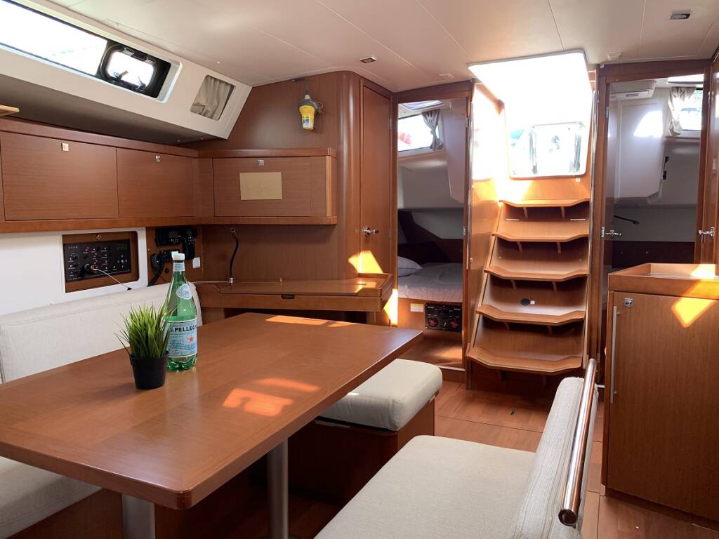 Sailing yacht Oceanis 45 Alfa