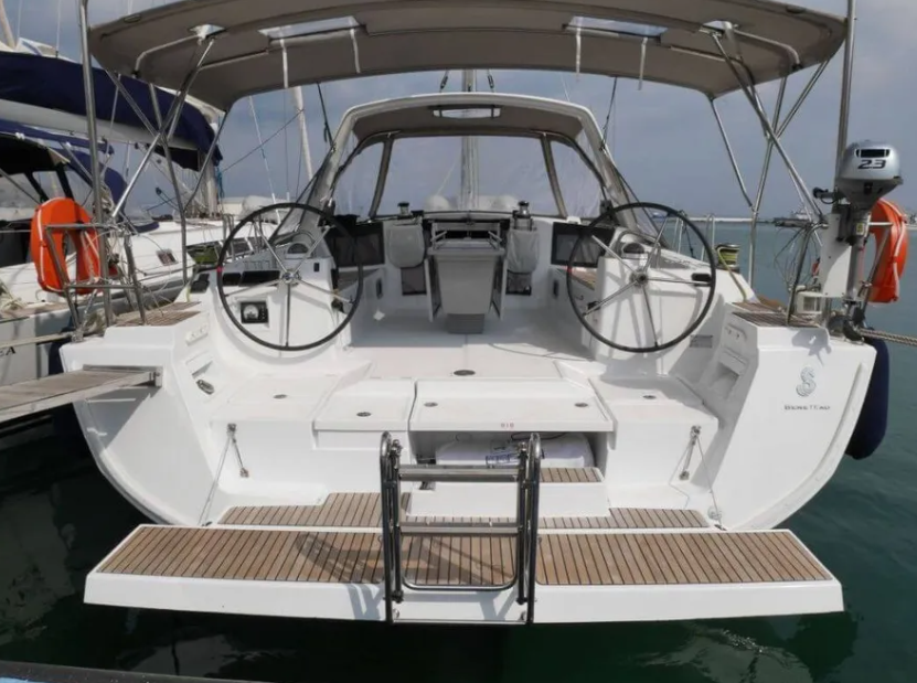 Sailing yacht Oceanis 45 Allegria