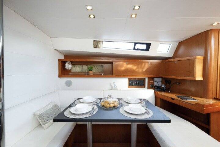 Sailing yacht Oceanis 45 Stella
